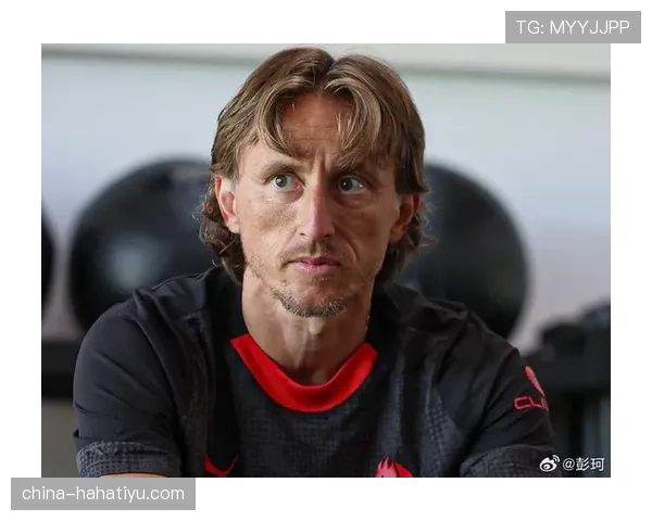 佩德里 vs 莫德里奇：中场组织风格与效率对比分析